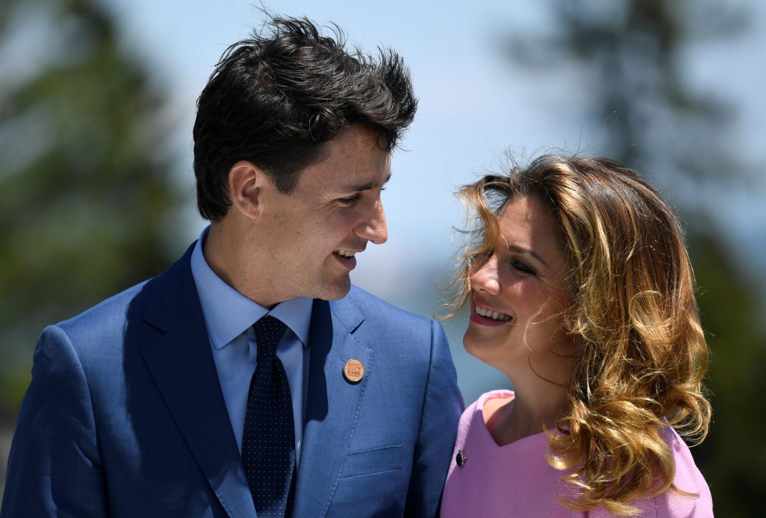 Fotografía de archivo del primer ministro canadiense, Justin Trudeau (i), y su esposa,Sophie Gregoire (d). EFE/ Neil Hall