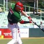 Fotografía de archivo en la que se registró al pelotero mexicano Joey Meneses, al actuar con la selección de su país y actual bateador designado de los Nacionales de Washington. Meneses remolcó cinco carreras y anotó otras dos en el triunfo de su equipo 10-7 sobre los Medias Rojas en la MLB. EFE/Thais Llorca