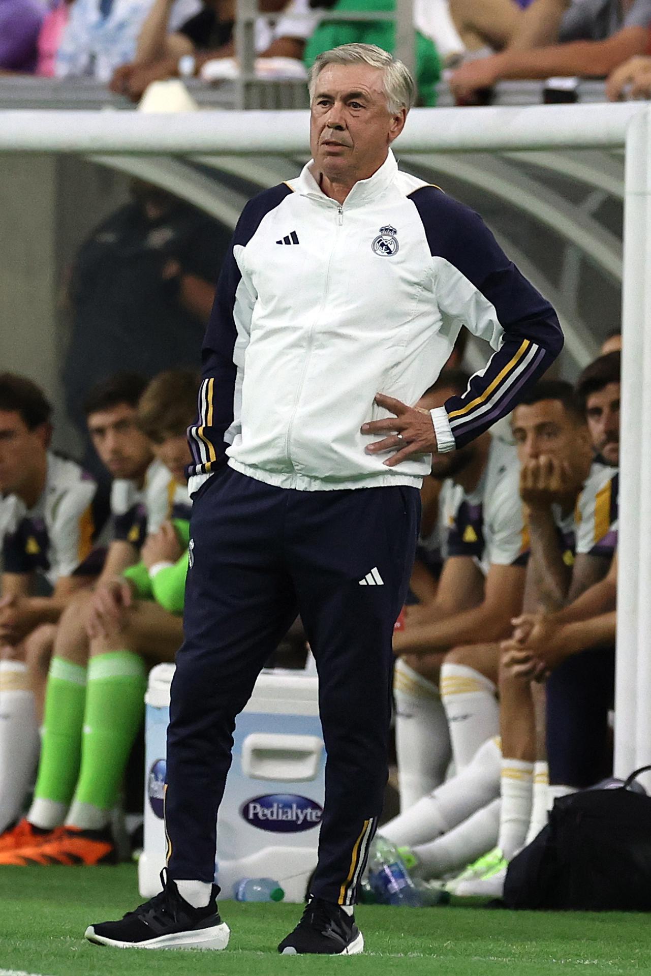 El entrenador del club español de fútbol Real Madrid, el italiano Carlo Ancelotti, fue registrado el pasado 26 de julio, durante un partido amistoso contra el Manchester United, en Houston (Texas, EE.UU.). EFE/Adam Davis