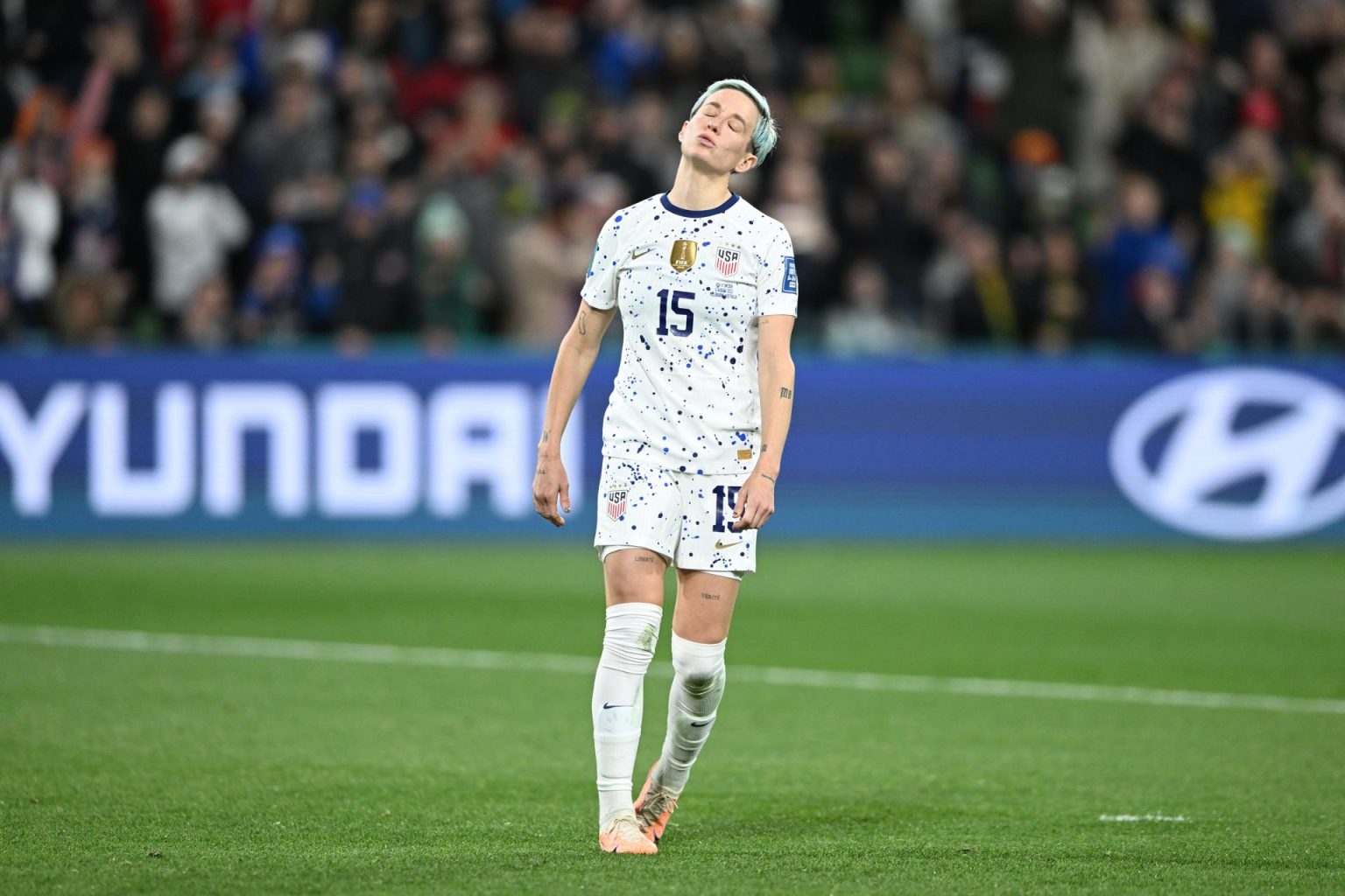 Megan Rapinoe de Estados Unidos reacciona tras fallar un penal ante Suecia en los octavos de final del Mundial de Australia y Nueva Zelanda en el Estadio Rectangular de Melbourne (Australia), este 6 de agosto de 2023. EFE/EPA/James Ross