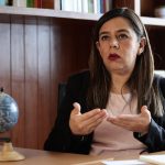 La directora de Asylum Access México, Alejandra Macías, habla durante una entrevista con EFE el 21 de julio de 2023, en Ciudad de México (México). EFE/José Méndez