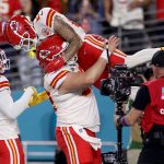 Jugadores de Kansas City celebran un touchdown en el State Farm Stadium en Glendale, Arizona. Fotografía de archivo. EFE/EPA/CAROLINE BREHMAN