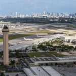 Fotografía cedida hoy por el Miami-Dade Aviation Department que muestra el Aeropuerto Internacional de Miami, Florida (EE.UU). EFE/Miami-Dade Aviation Department /Joe Pries /SOLO USO EDITORIAL /SOLO DISPONIBLE PARA ILUSTRAR LA NOTICIA QUE ACOMPAÑA (CRÉDITO OBLIGATORIO)