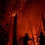 Fotografía cedida por la oficina de incendios forestales de un incendio en El Lago Adams, el 02 de agosto de 2023, ubicado en la Columbia Británica (Canadá). EFE/ Provincial Wildfire Information Officer SOLO USO EDITORIAL/NO VENTAS/SOLO DISPONIBLE PARA ILUSTRAR LA NOTICIA QUE ACOMPAÑA/CRÉDITO OBLIGATORIO