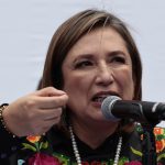 La precandidata presidencial opositora Xóchitl Gálvez habla hoy durante una rueda de prensa en Ciudad de México (México). EFE/José Méndez