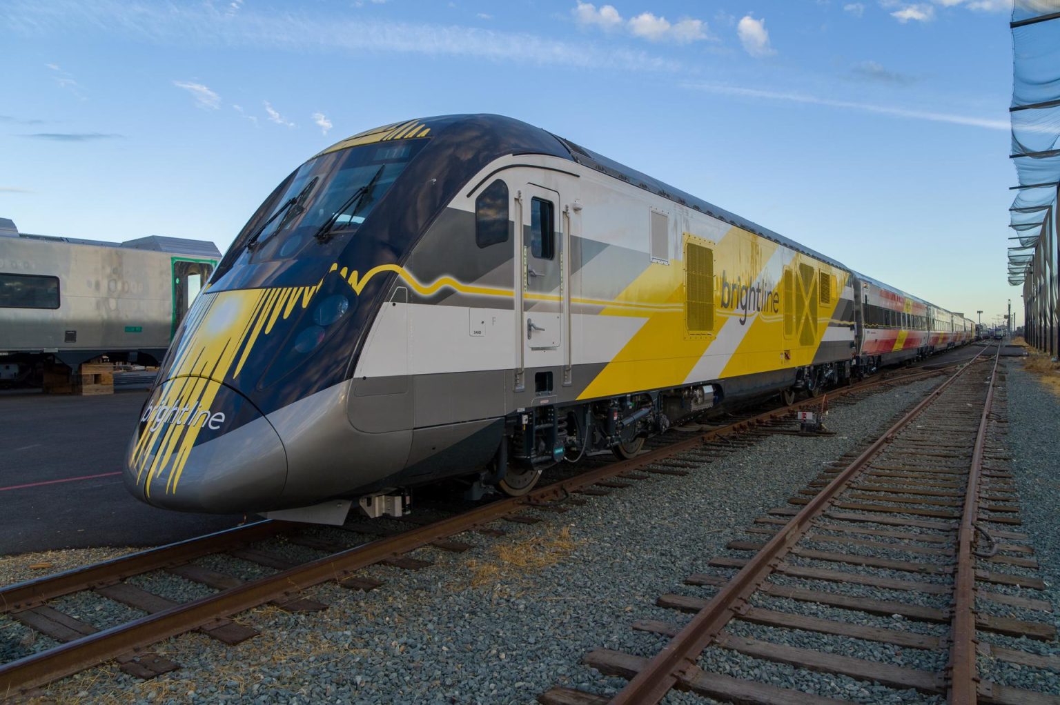 Fotografía cedida por Siemens donde se aprecia uno de los trenes de alta velocidad de la compañía ferroviaria privada Brightline que circulara entre Miami y Orlando. EFE/Siemens /SOLO USO EDITORIAL/NO VENTAS/SOLO DISPONIBLE PARA ILUSTRAR LA NOTICIA QUE ACOMPAÑA/CRÉDITO OBLIGATORIO