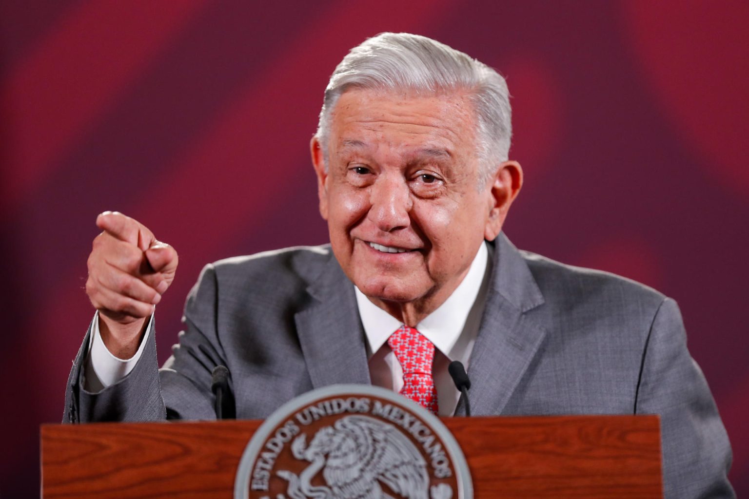 El presidente de México, Andrés Manuel López Obrador, habla hoy durante una rueda de prensa en Palacio Nacional, en Ciudad de México (México). EFE/ Isaac Esquivel