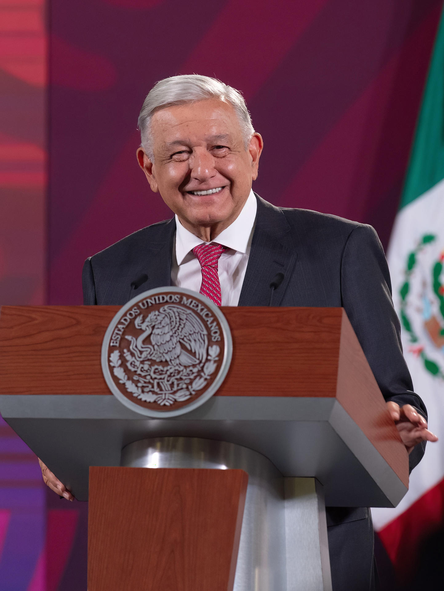 Fotografía cedida por la Presidencia de México del mandatario mexicano, Andrés Manuel López Obrador, durante una rueda de prensa en el Palacio Nacional de Ciudad de México (México). EFE/ Presidencia De México / SOLO USO EDITORIAL/ SOLO DISPONIBLE PARA ILUSTRAR LA NOTICIA QUE ACOMPAÑA (CRÉDITO OBLIGATORIO)