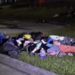 Fotografía de archivo de migrantes de diferentes nacionalidades que esperan para salir en caravana desde la Gran Central Metropolitana hacia la frontera de Honduras con Guatemala, en San Pedro Sula (Honduras). EFE/ José Valle