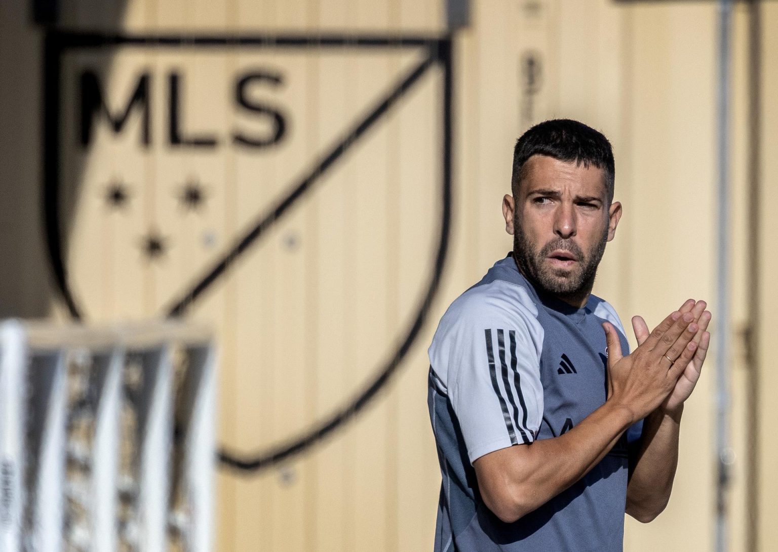 Jordi Alba asiste a su primera sesión de entrenamiento con el Inter Miami en el Florida Blue Training Center. EFE/EPA/CRISTOBAL HERRERA-ULASHKEVICH