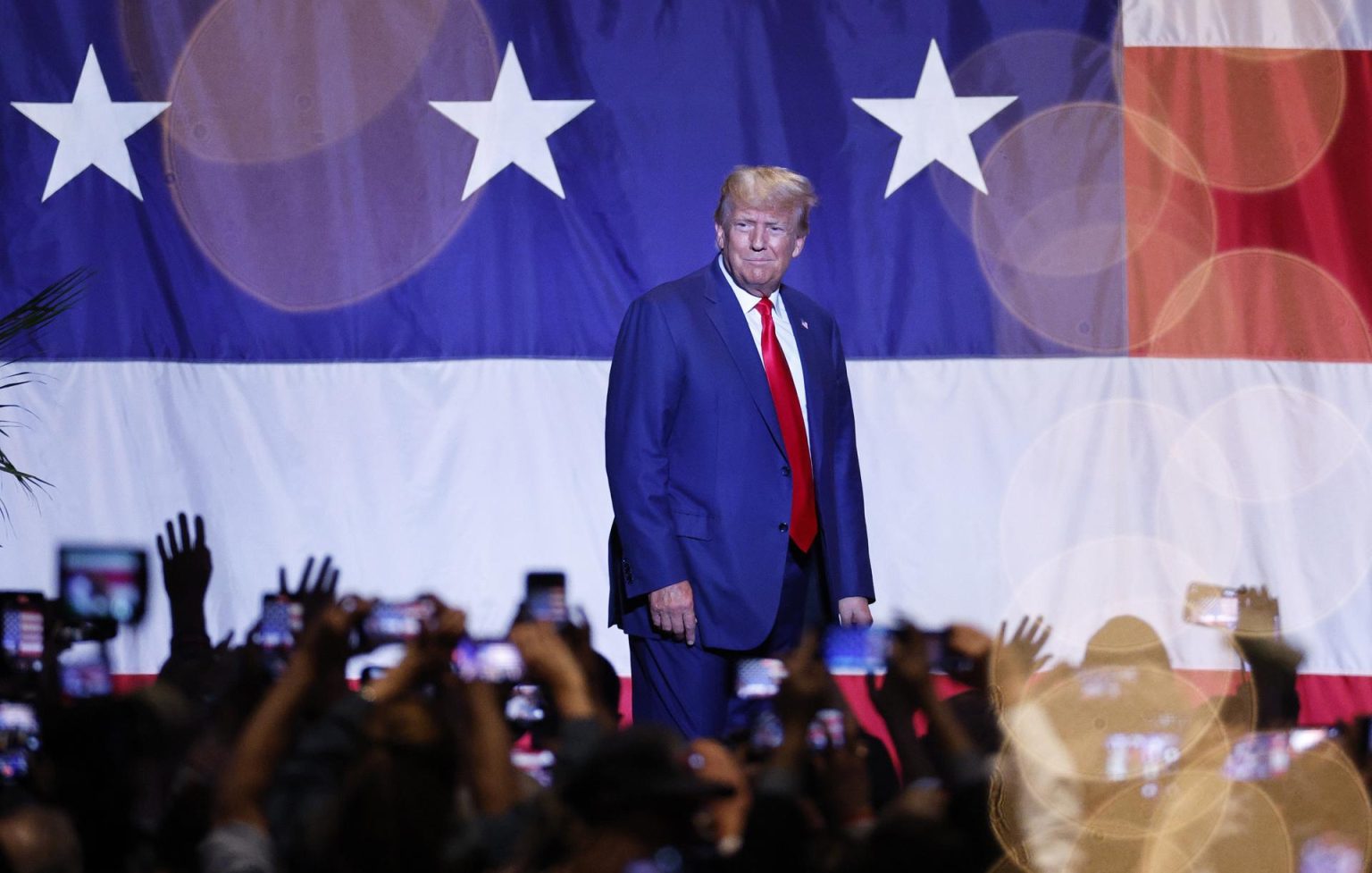 El expresidente estadounidense Donald Trump, en una fotografía de archivo. EFE/Erik S. Lesser