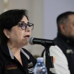 La coordinadora nacional de Protección Civil, Laura Velázquez, habla durante una rueda de prensa hoy, en Ciudad de México (México). EFE/ José Méndez