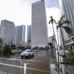 Vista de una de las calles inundadas en Miami, Florida (Estados Unidos). Imagen de archivo. EFE/Erik S. Lesser