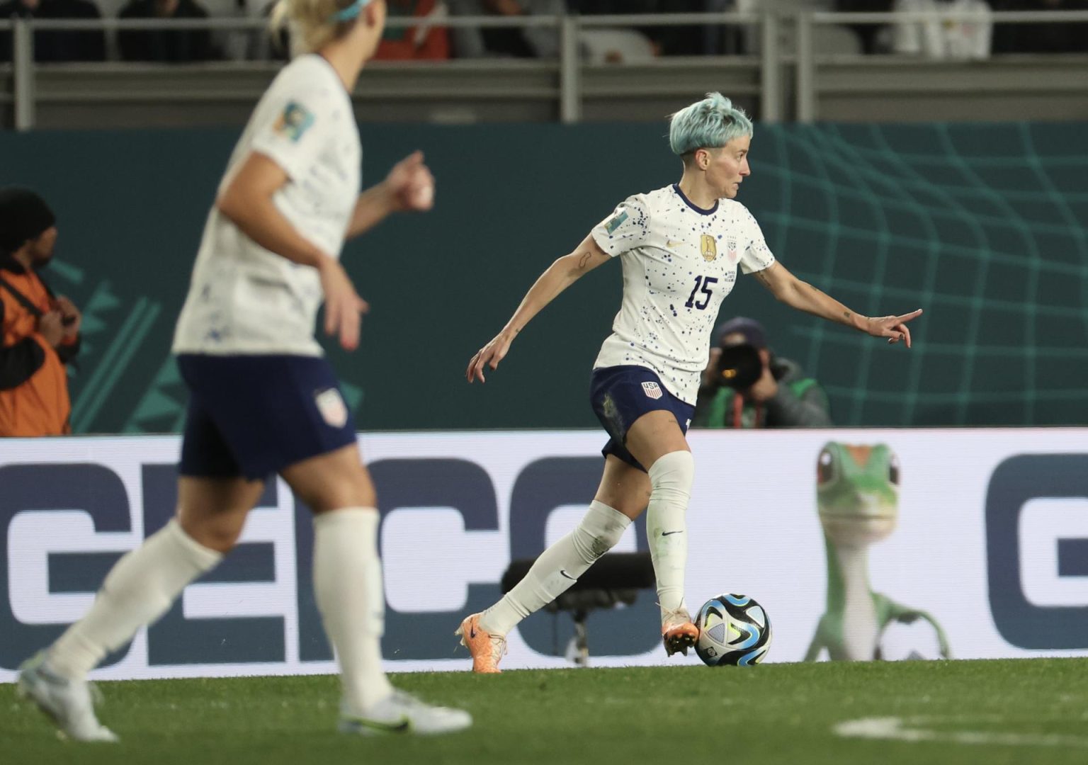 La jugadora de la selección de Estados Unidos Megan Rapinoe, durante un partido de la Copa Mundial de Fútbol Femenino ante Portugal, el 1 de agosto de 2023. EFE/How Hwee Young