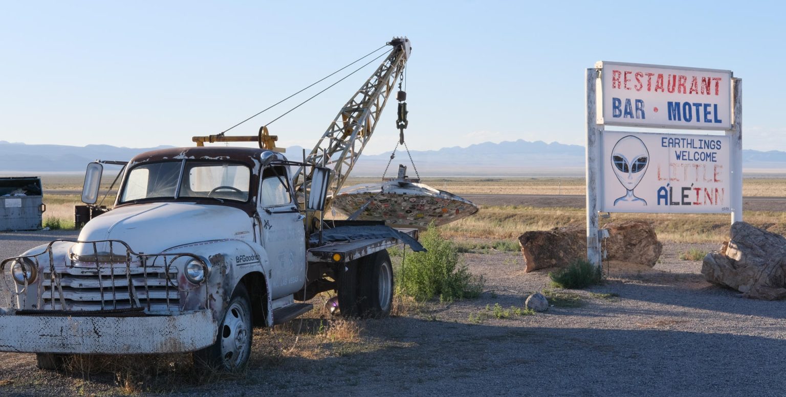 Fotografía del motel Little Ale Inn, el 9 de agosto de 2023, ubicado en Rachel, en Nevada (Estados Unidos). EFE/ Guillermo Azábal