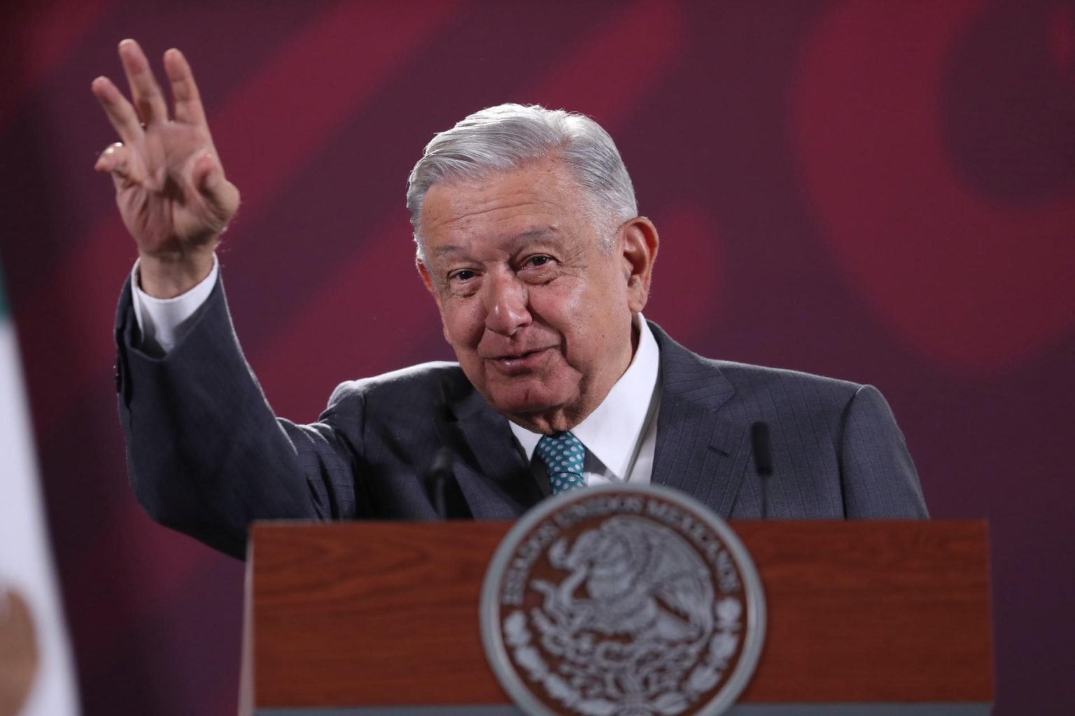 El presidente de México, Andrés Manuel López Obrador, habla hoy durante su conferencia de prensa matutina en Palacio Nacional, en Ciudad de México (México). EFE/Sáshenka Gutiérrez