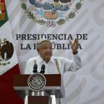 El presidente de México, Andrés Manuel López Obrador, habla durante el quinto informe de gobierno, en el estado de Campeche (México). EFE/Lorenzo Hernández