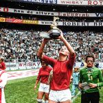 Fotografía cedida por el Festival Internacional de Cine de Toronto (TIFF) donde aparecen las jugadoras de la selección de Dinamarca mientras levantan el trofeo tras ganar el primer mundial de fútbol femenino en 1971 en el estadio Azteca de México. EFE/TIFF /SOLO USO EDITORIAL /NO VENTAS /SOLO DISPONIBLE PARA ILUSTRAR LA NOTICIA QUE ACOMPAÑA /CRÉDITO OBLIGATORIO /MÁXIMA CALIDAD DISPONIBLE