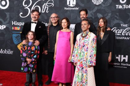 Los integrantes de Café Tacvba, junto a sus familias, asisten a la 36 edición de los premios de la Herencia Hispana, hoy en Washington (EE. UU).  EFE/ Octavio Guzmán