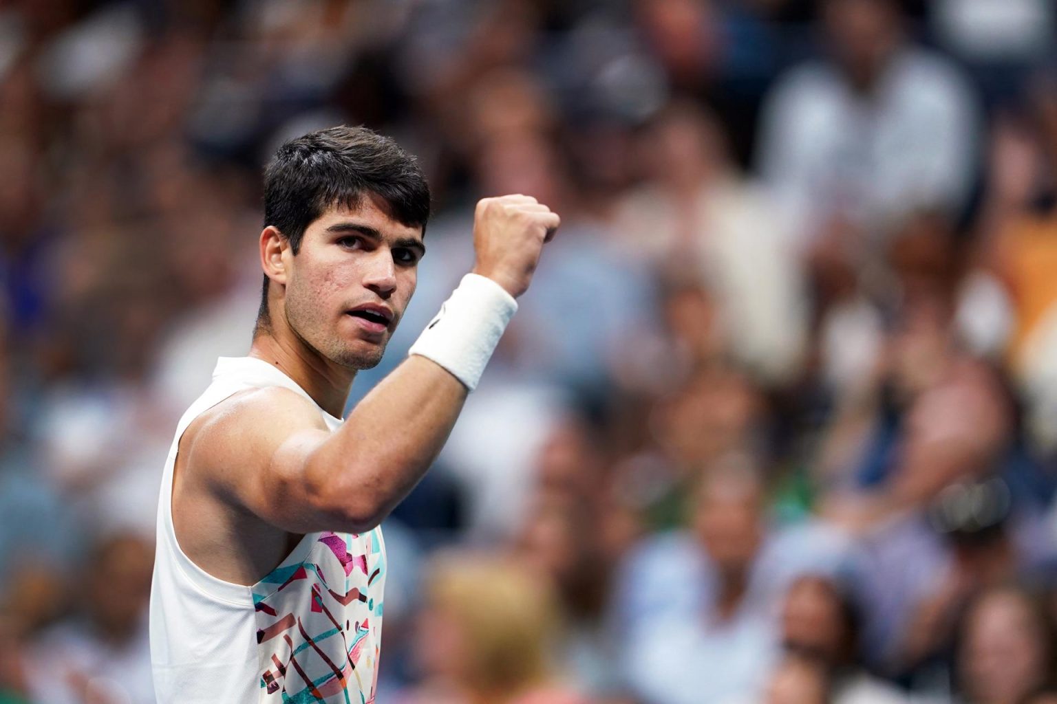 Carlos Alcaraz de España contra Lloyd Harris de los Estados Unidos durante su segunda ronda en el Campeonato Abierto de Tenis de los Estados Unidos, este 31 de agosto de 2023.EFE/EPA/Will Oliver