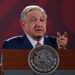 El presidente de México, Andrés Manuel López Obrador, habla durante una rueda de prensa en el Palacio Nacional, en Ciudad de México (México). EFE/Sáshenka Gutiérrez