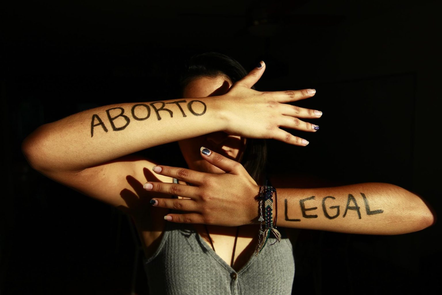 La Primera Sala de la SCJN declaró inconstitucional penalizar el aborto en el Código Penal Federal por violar los derechos humanos de las mujeres y personas con capacidad de gestar. fotografía de archivo. EFE/ Francisco Guasco