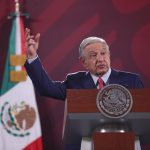 El presidente de México, Andrés Manuel López Obrador, habla durante una rueda de prensa hoy en el Palacio Nacional, en Ciudad de México (México). EFE/ Sashenka Gutiérrez