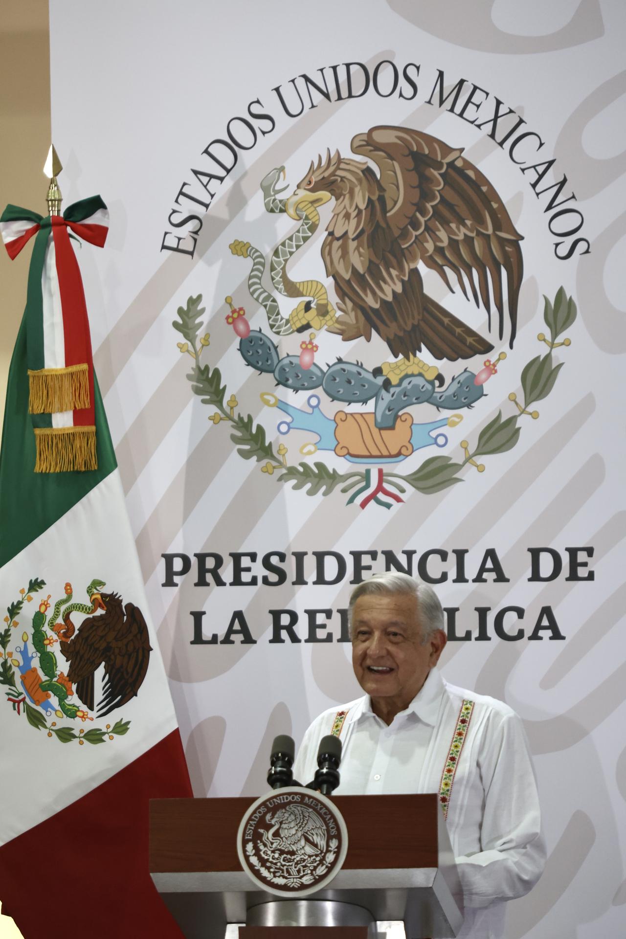 El presidente de México, Andrés Manuel López Obrador, habla durante el quinto informe de gobierno, en el estado de Campeche (México). EFE/Lorenzo Hernández