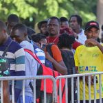 Migrantes son vistos en las inmediaciones de los principales albergues instalados en la ciudad de Tapachula en el estado de Chiapas (México). EFE/Juan Manuel Blanco