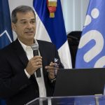 El gerente general de Roche para el Caribe, Centroamérica y Venezuela Álvaro Soto habla durante el lanzamiento de estudios de inmunohistoquímica cáncer de mama, en el Instituto Nacional del Cáncer (Incart), en Santo Domingo (República Dominicana). EFE/Orlando Barría