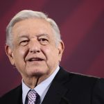 El presidente de México, Andrés Manuel López Obrador, habla hoy durante una rueda de prensa en Palacio Nacional, en Ciudad de México (México). EFE/José Méndez