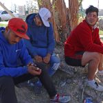 Migrantes conversan con EFE el 16 de octubre de 2023, en un albergue de Ciudad Juárez, en Chihuahua (México). EFE/ Luis Torres