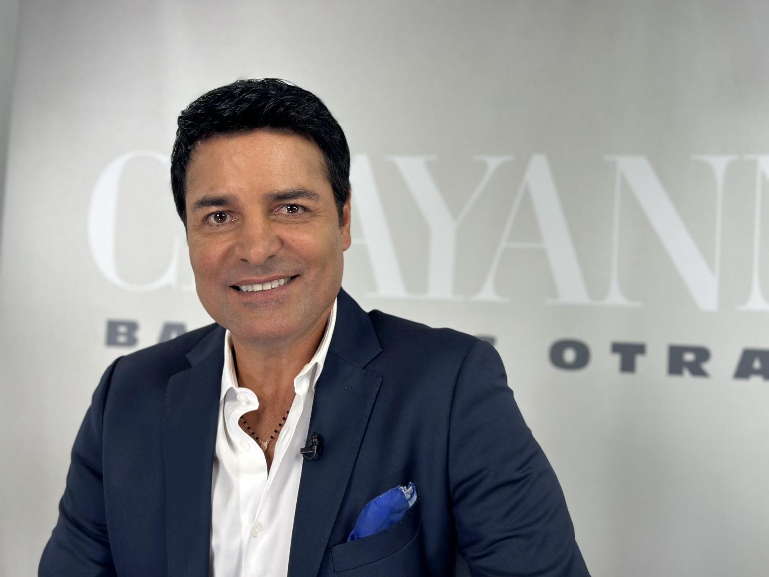 El cantante puertorriqueño Chayanne posa para EFE durante una entrevista realizada hoy en Miami, Florida (EE.UU). EFE/Alicia Civita