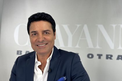 El cantante puertorriqueño Chayanne posa para EFE durante una entrevista realizada hoy en Miami, Florida (EE.UU). EFE/Alicia Civita