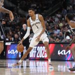 El centro de los San Antonio Spurs Victor Wembanyama , en una fotografía de archivo. EFE/EPA/Adam Davis