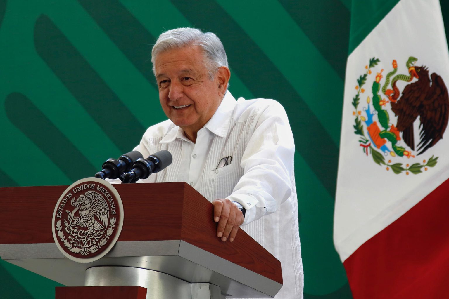 Fotografía cedida hoy por Presidencia de México, del mandatario mexicano Andrés Manuel López Obrador durante una conferencia de prensa la ciudad de Culiacán, estado de Sinaloa (México). EFE/ Presidencia de México /SOLO USO EDITORIAL/SOLO DISPONIBLE PARA ILUSTRAR LA NOTICIA QUE ACOMPAÑA (CRÉDITO OBLIGATORIO)