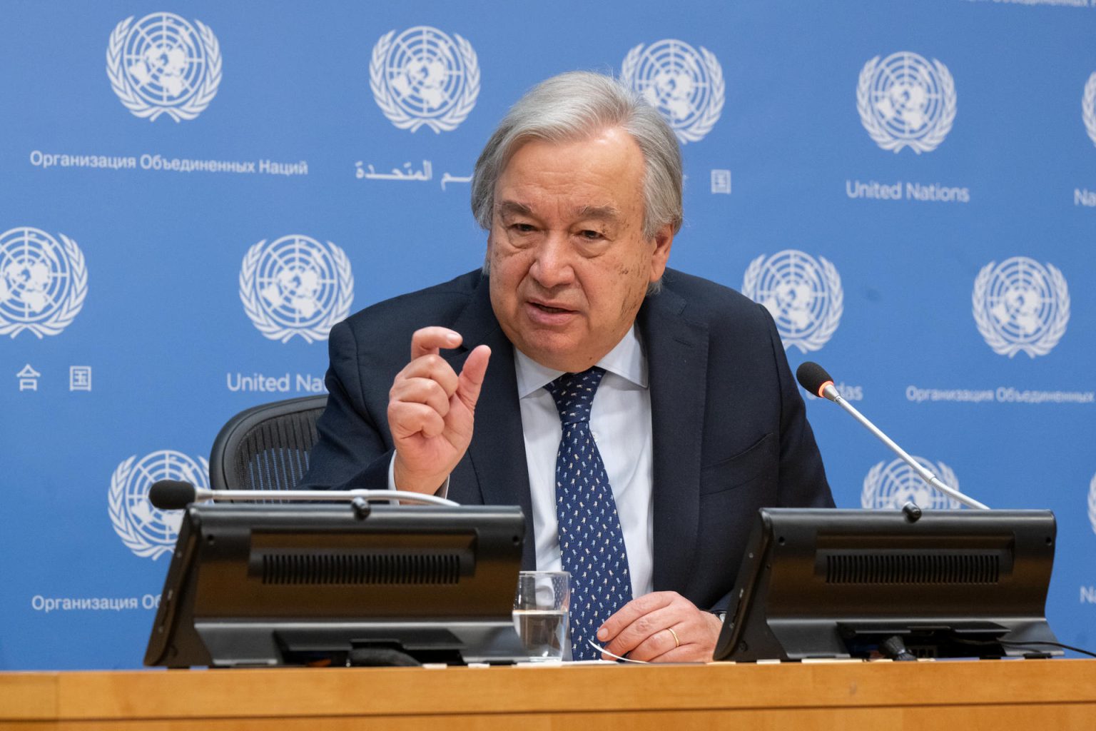 Fotografía cedida por la ONU donde aparece su secretario general, António Guterres, mientras habla durante una rueda de prensa ofrecida hoy en la sede del organismo internacional en Nueva York. EFE/Eskinder Debebe/ONU /SOLO USO EDITORIAL /NO VENTAS /SOLO DISPONIBLE PARA ILUSTRAR LA NOTICIA QUE ACOMPAÑA /CRÉDITO OBLIGATORIO