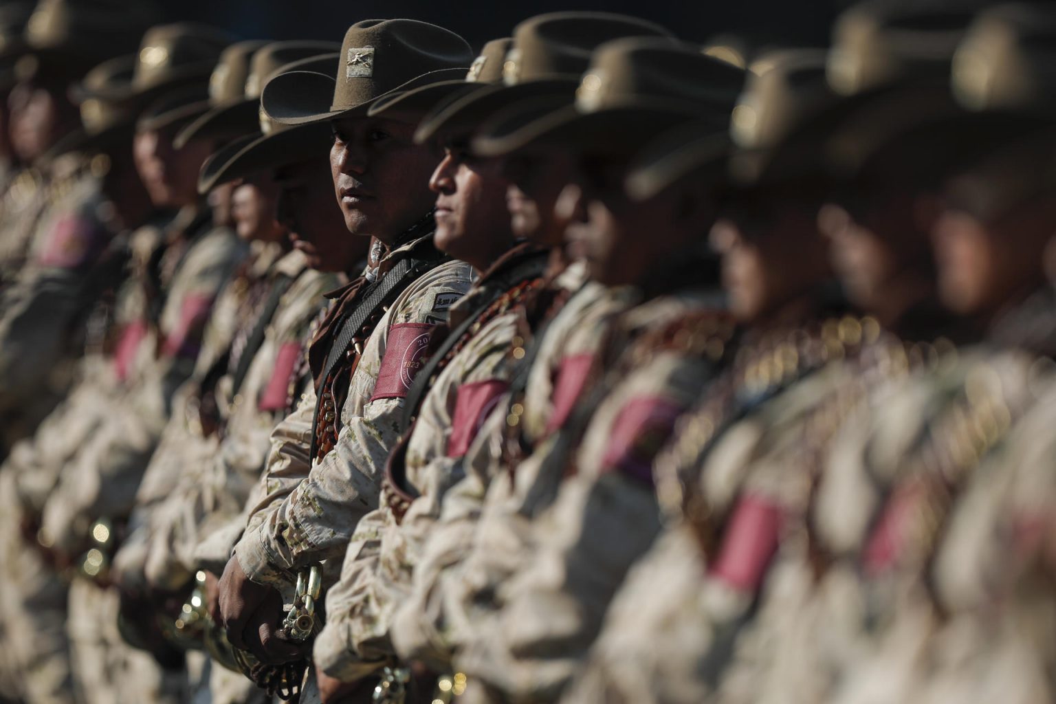 Militares participan en el desfile por el 113 Aniversario del Inicio de la Revolución Mexicana hoy, en la Plaza de la Constitución, en Ciudad de México (México). EFE/ Isaac Esquivel