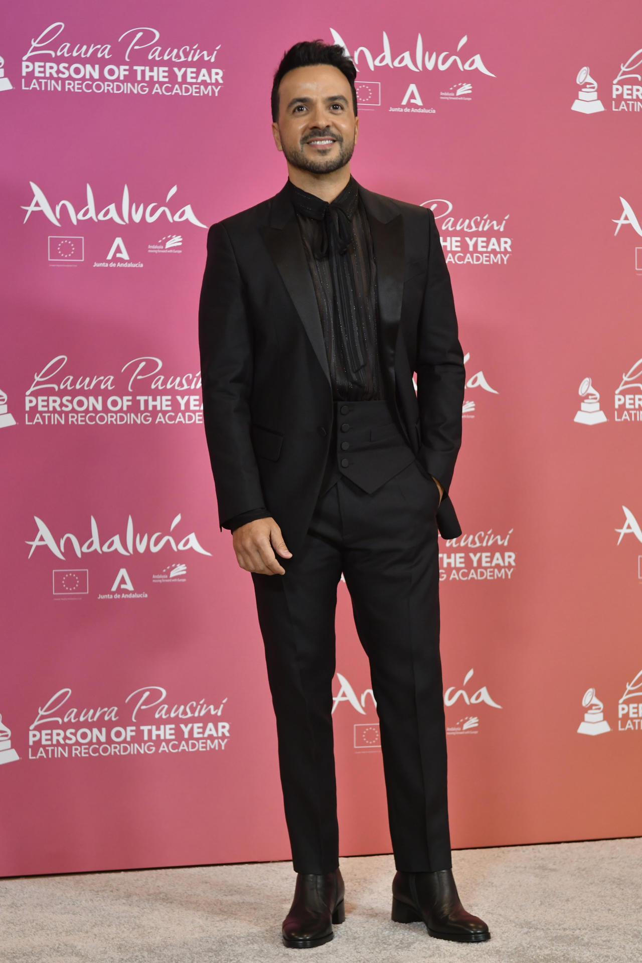 Fotografía de archivo del cantautor puertorriqueño Luis Fonsi. EFE/ Raúl Caro