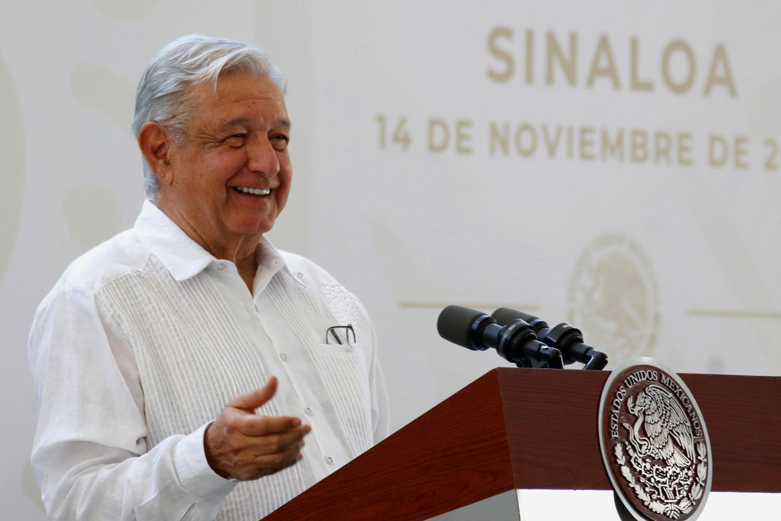 Fotografía cedida hoy por Presidencia de México, del mandatario mexicano Andrés Manuel López Obrador durante una conferencia de prensa la ciudad de Culiacán, estado de Sinaloa (México). EFE/ Presidencia de México /SOLO USO EDITORIAL/SOLO DISPONIBLE PARA ILUSTRAR LA NOTICIA QUE ACOMPAÑA (CRÉDITO OBLIGATORIO)