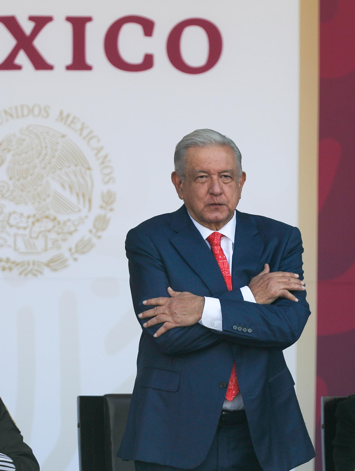 El presidente de México, Andrés Manuel López Obrador, participa en la ceremonia por el 113 Aniversario de la Revolución Mexicana, hoy, en la Plaza de la Constitución, en Ciudad de México (México). EFE/ Isaac Esquivel