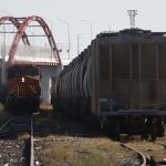 Fotografía de un tren hoy, en la frontera con EE.UU. en Ciudad Juárez Chihuahua (México). EFE/ Luis Torres