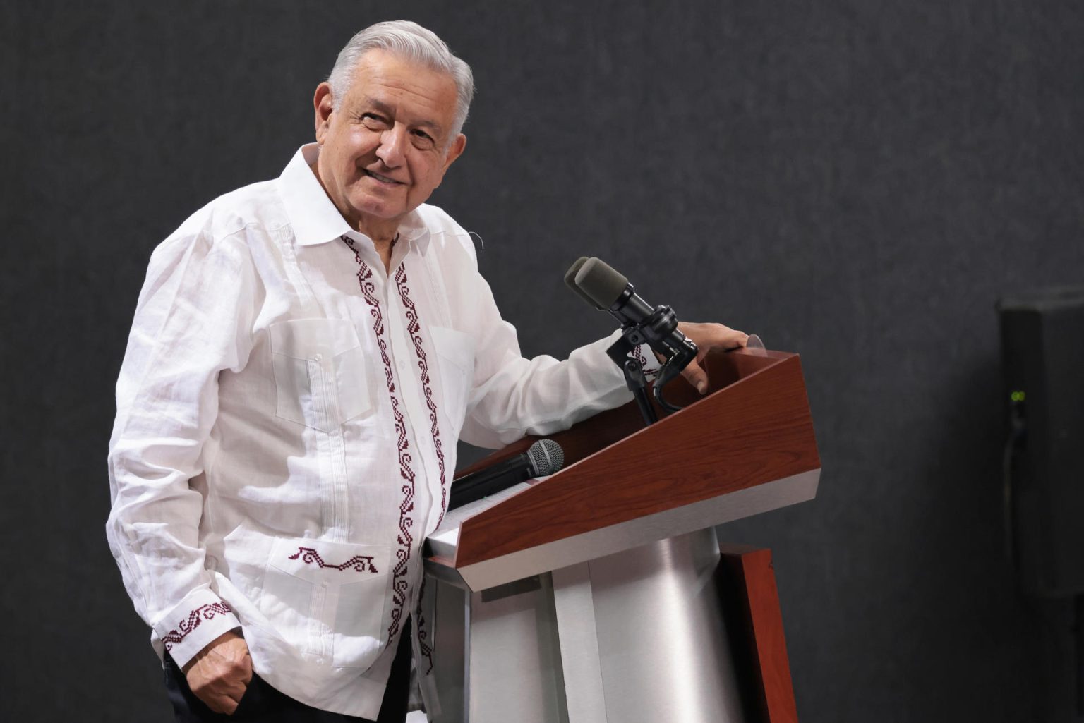 Fotografía cedida por la presidencia de México del presidente de mexicano Andrés Manuel López Obrador hoy, durante su rueda de prensa matutina en el municipio de Salina Cruz (México). EFE/Presidencia de México/SOLO USO EDITORIAL/SOLO DISPONIBLE PARA ILUSTAR LA NOTICIA QUE ACOMPAÑA (CRÉDITO OBLIGATORIO)