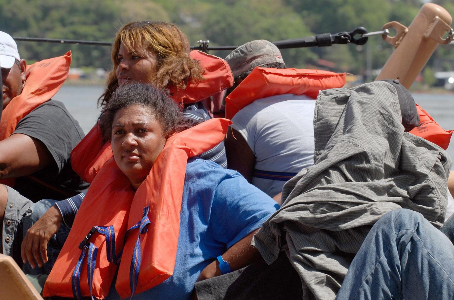 La Guardia Costera de Estados Unidos repatrió a varios inmigrantes que pretendian llegar de manera ilegal a Puerto Rico. Imagen de archivo. EFE/Orlando Barría