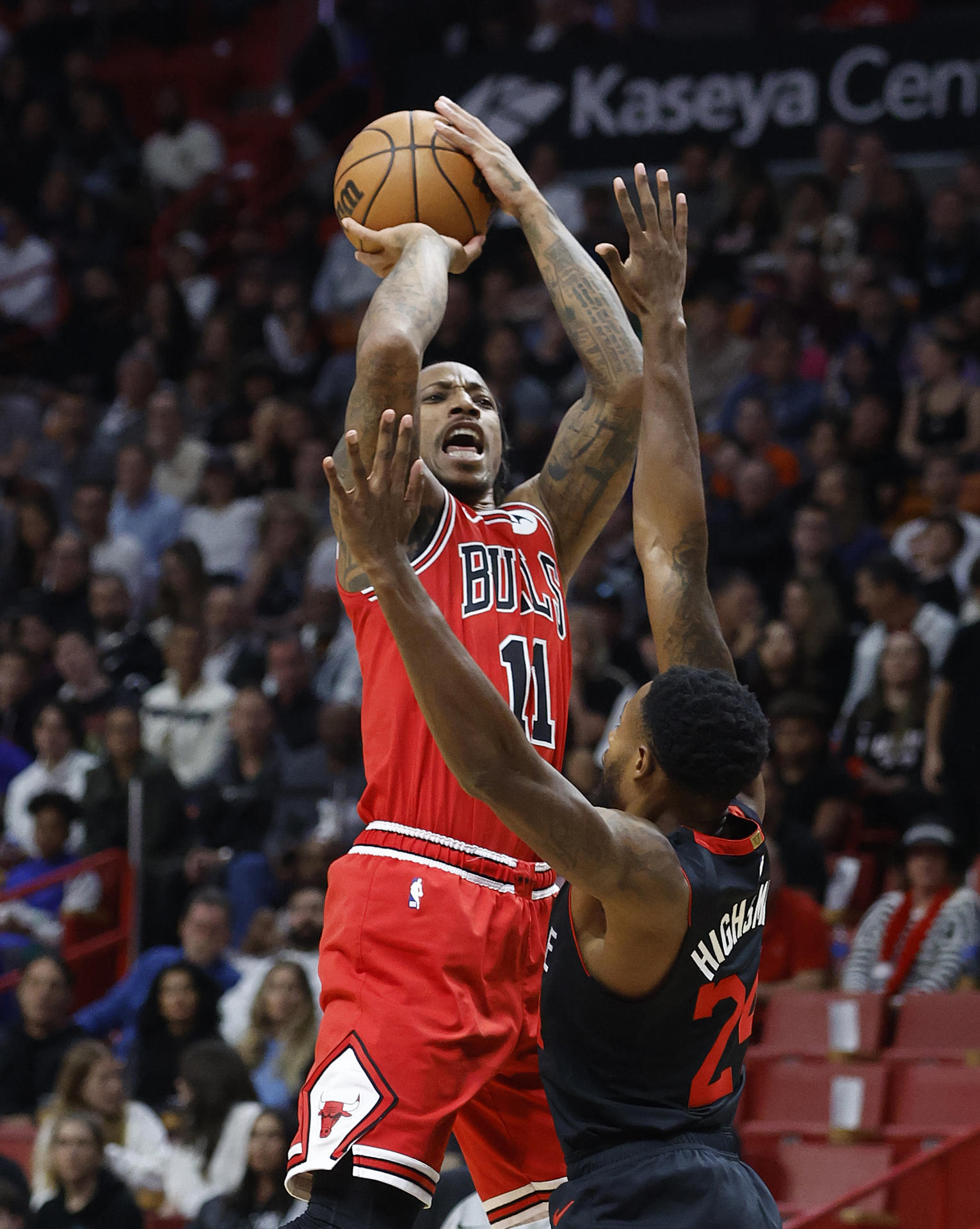 Imagen del pasado 16 de diciembre del delantero de los Chicago Bulls, DeMar DeRozan (i). EFE/Rhona Wise