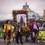 Payasos participan hoy en la XXXI peregrinación anual a la Basílica de Guadalupe, en Ciudad de México (México). EFE/ Isaac Esquivel