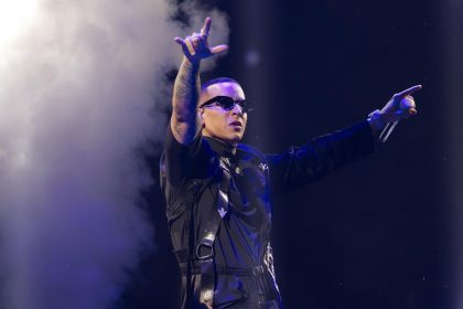 Fotografía de archivo donde aparece Daddy Yankee durante una presentación en San Juan (Puerto Rico). EFE/Thais Llorca