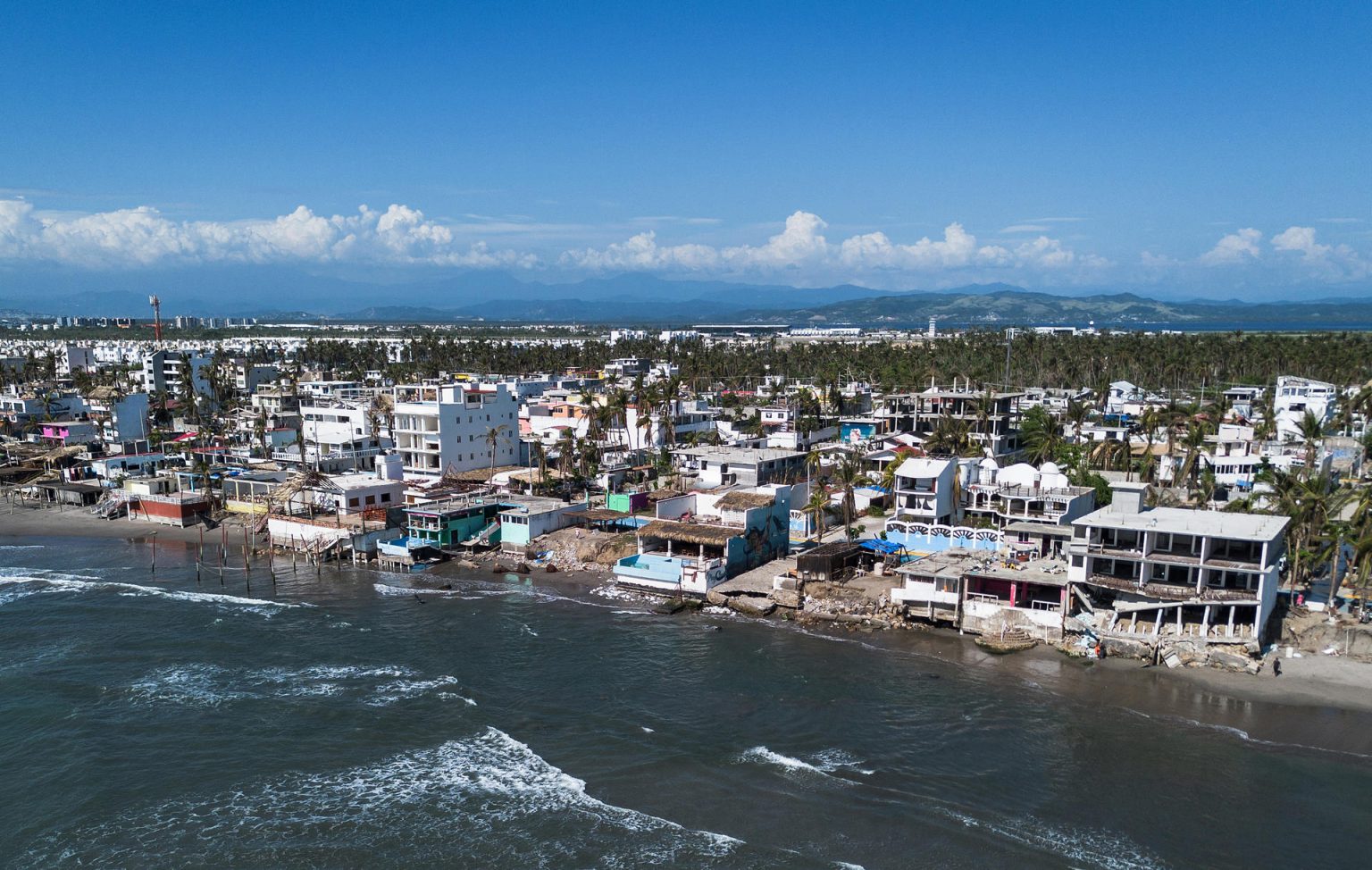 Fotografía aérea de una zona afectada tras el paso del huracán Otis, en el balneario de Acapulco, estado de Guerrero (México). Imagen de archivo. EFE/David Guzmán