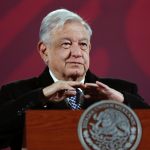 El presidente de México Andrés Manuel López Obrador habla durante su conferencia de prensa matutina hoy, en el Palacio Nacional en Ciudad de México (México). EFE/ Sáshenka Gutiérrez