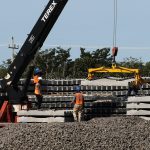 Fotografía de los trabajos de construcción de las instalaciones del Tren Maya en los Tramos 5, 6, y 7, que comprenden las ciudades de Cancún, Playa del Carmen, Tulum y Chetumal, el 27 de septiembre de 2023, en el estado mexicano de Quintana Roo (México). EFE/José Méndez